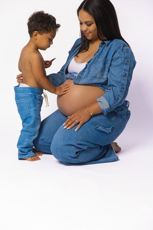Maternity photography by Swavey Shots